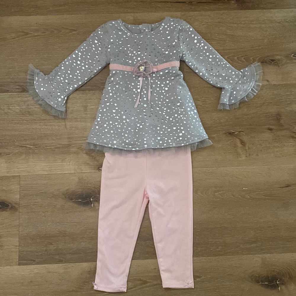 NWT Youngland Baby 2 piece set Size 24 months
